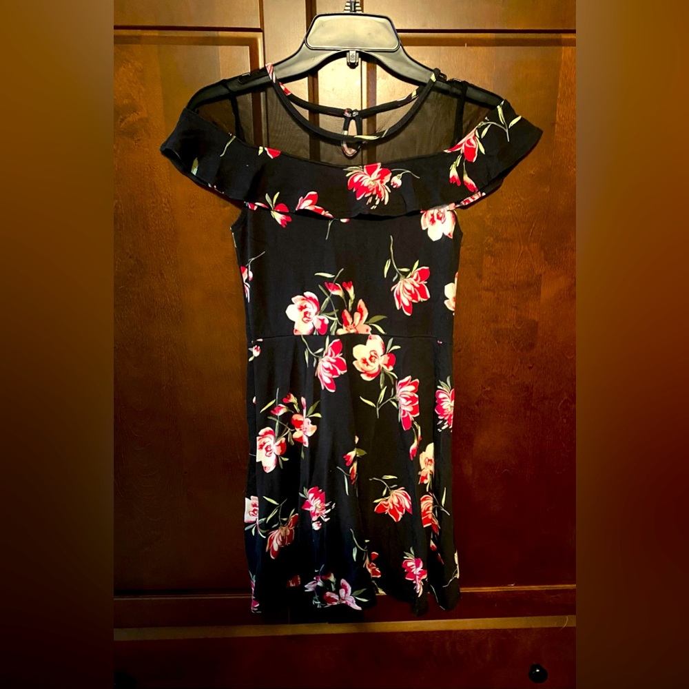 Girls 10/12 floral short sleeved dress